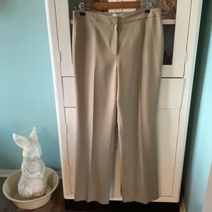 Le Suit women’s sz 6 dress pants like new!